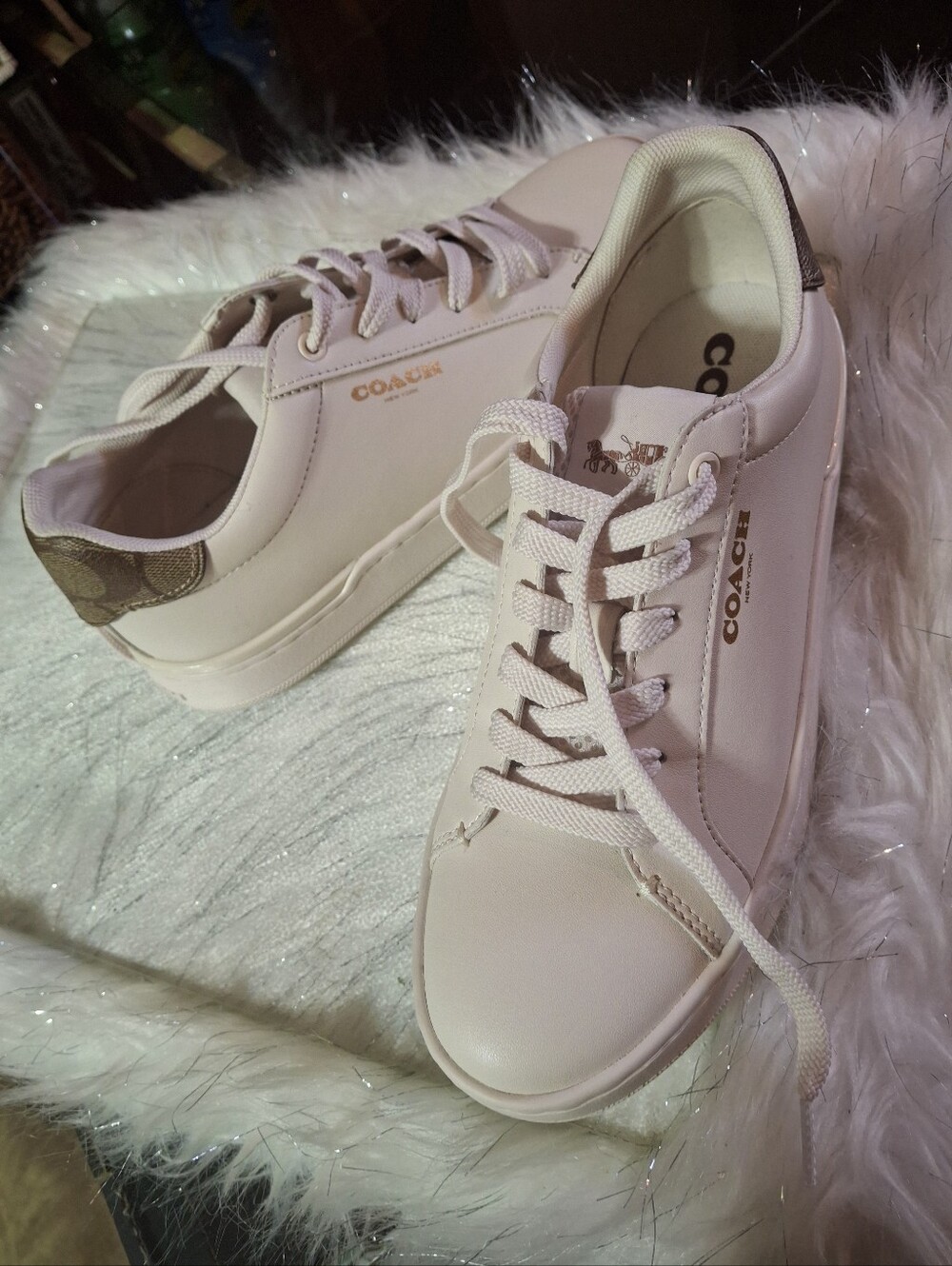 Coach Clip Leather Low-Top Lace-Up Sneakers Chalk Khaki Women Size 7 - Picture 2 of 16
